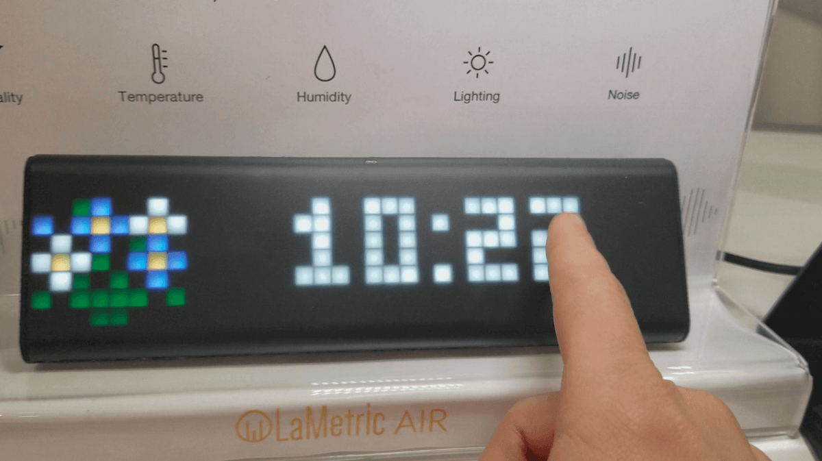 LaMetric Air displays home air quality, humidity, temperature, and more