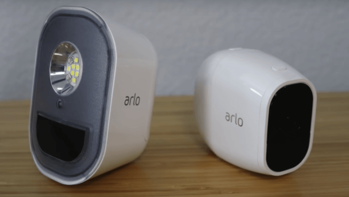 Arlo security hot sale light review